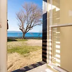 Daire Beachfront *