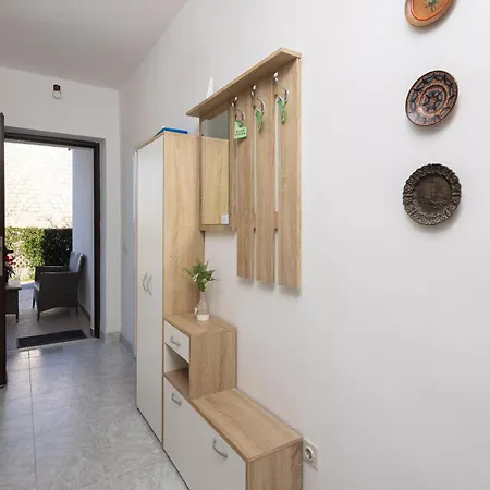 Appartement Beachfront Jesenice (Split-Dalmatia)